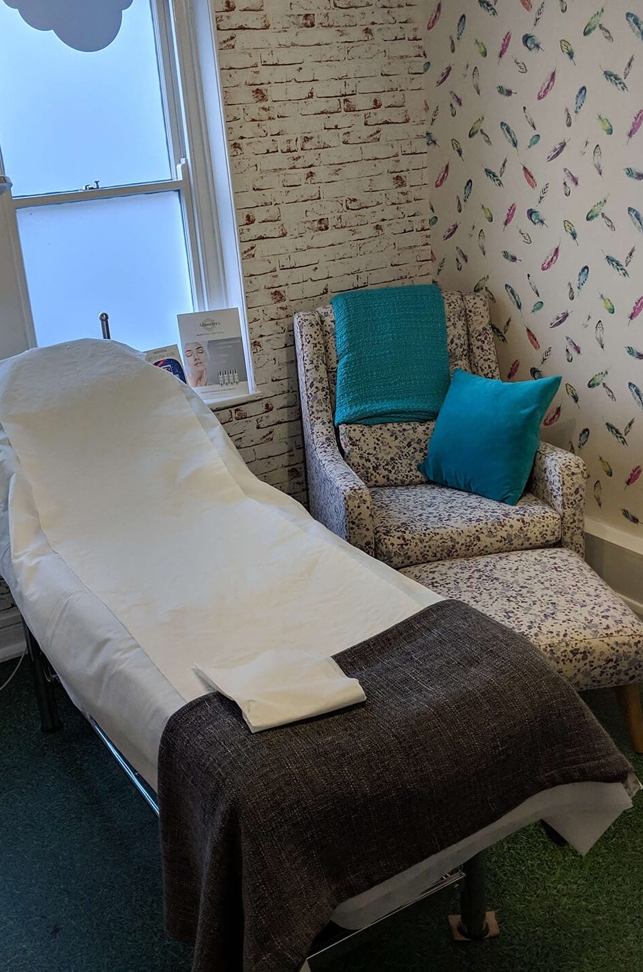 Mooeys Salon Franchise | Nails and Waxing Business